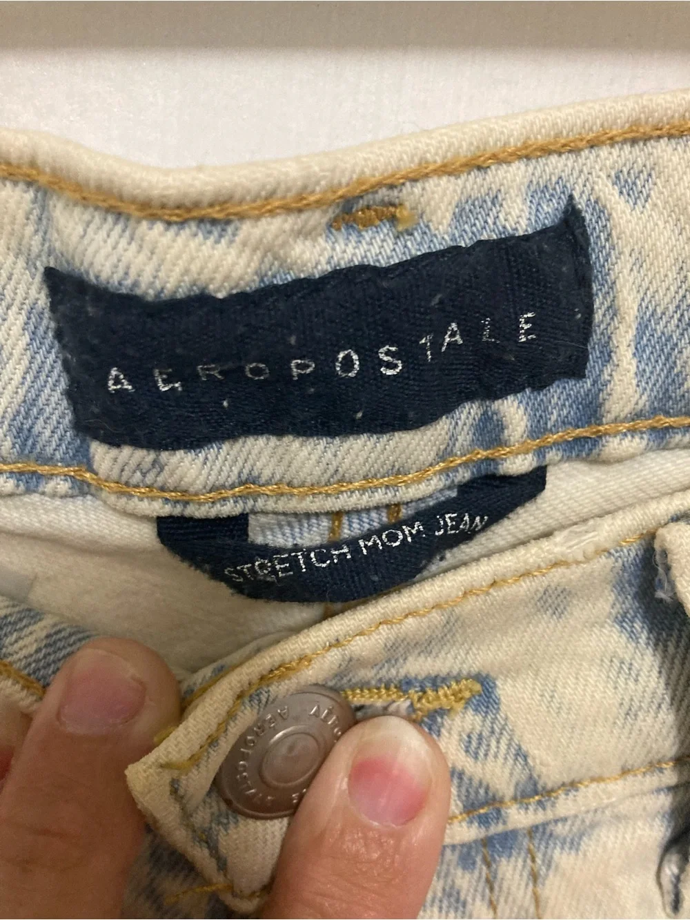 Aeropostale Women’s Stretch mom jean
